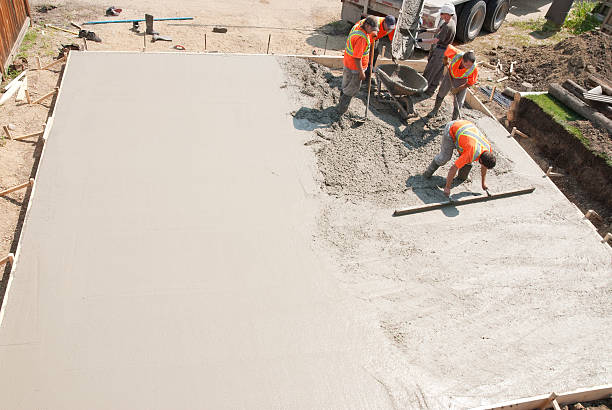Best Custom Concrete Contractor  in Roseville, OH